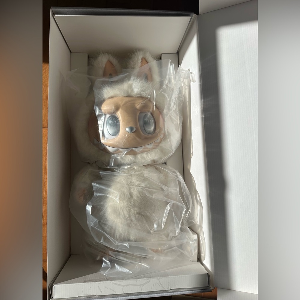 THE MONSTERS - ANGEL IN CLOUDS Vinyl Face Doll - Picture 4 of 6